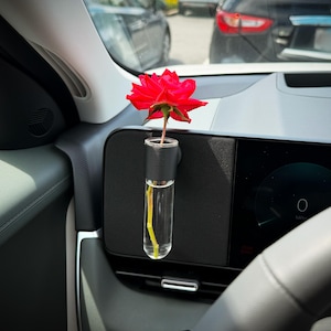 Ioniq 5 Magnetic Flower Vase
