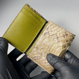 Cartera de tres pliegues de pitón verde militar, billetera de pitón de camuflaje, billeteras para hombres, regalos para él, billetera de tres pliegues de lujo, regalos para papá, minimalista