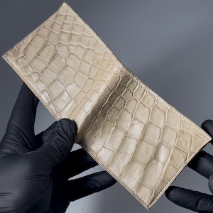 Billetera plegable de lujo para hombre de piel de cocodrilo beige, 6 ranuras para tarjetas, bolsillo doble para billetes, billetera exótica delgada, hecha a mano en EE. UU.