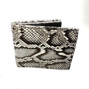 Cartera plegable de lujo para hombre de pitón birmano. Billetera de pitón de Florida, especie evasiva. Regalos para hombre: cartera de pitón hecha a mano.