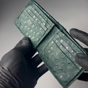 Billetera plegable de lujo para hombre de piel de avestruz verde con 6 ranuras para tarjetas, bolsillo doble para billetes, billetera delgada, hecha a mano en EE. UU.