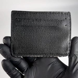El tarjetero minimalista. Tarjetero de piel de cabra, tarjetero de piel de chèvre, billetera de piel de cabra negra, billetera de hombre cosida a mano, tarjetero negro, tarjetero hecho a mano