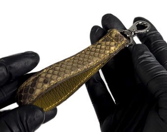 マスタードイエローのパイソンキーホルダー