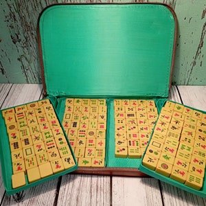 Decorative Mahjong set with crocodile case