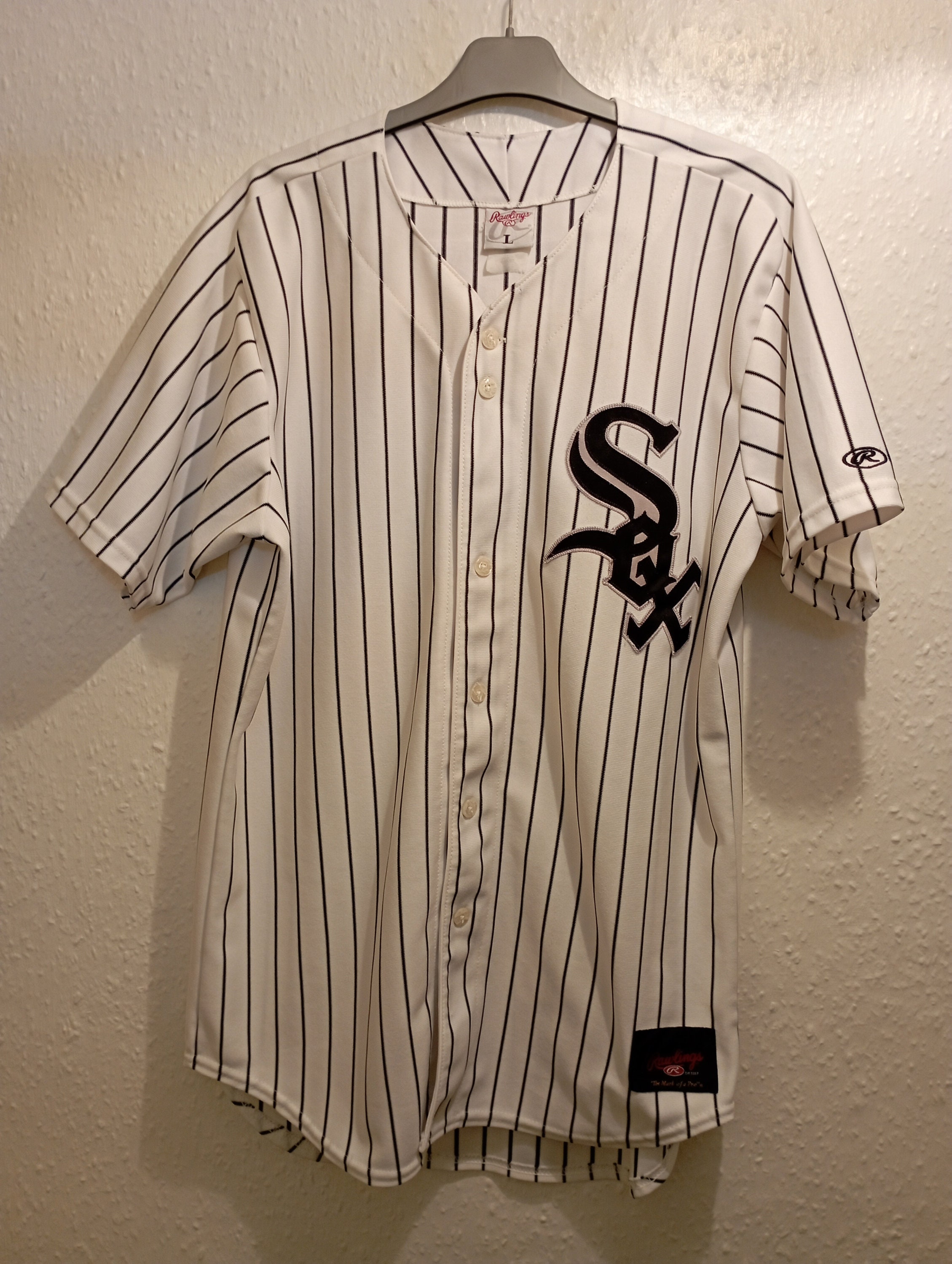 Vintage Jerseys & Hats on X: 1970s @MLB #Unicorns #PolyesterRankings #12:  1976 @whitesox set the bar for uniform experiments, including 2 unicorns.  The white hat lasted a week in April (opponents complained)