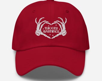 Cappello da papà ricamato con avviso di trigger: regalo per amanti del romanticismo dark