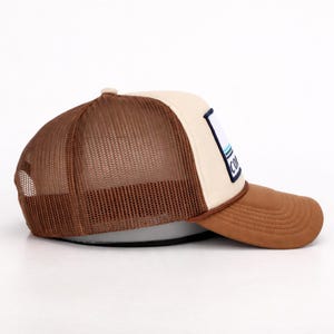 Coastal Era Trucker Hat, retro beach foam truckerpet, Surf Wave Patch-hoed, Coastal Lifestyle-hoed, cadeau oceaanliefhebber afbeelding 5