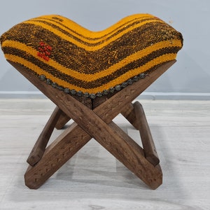 tabouret vintage, pouf anatolien, pouf tapis kilim, chaise ottomane, tabouret rembourré, tabouret d’échecs, tabouret boho, chaise kilim tapis turc