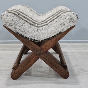 Tabouret ottoman, tabouret antique, tabouret blanc, tabouret turc, tabouret tribal, tabouret kilim, tabouret tapis kilim, chaise tapis, pouf chaise vintage