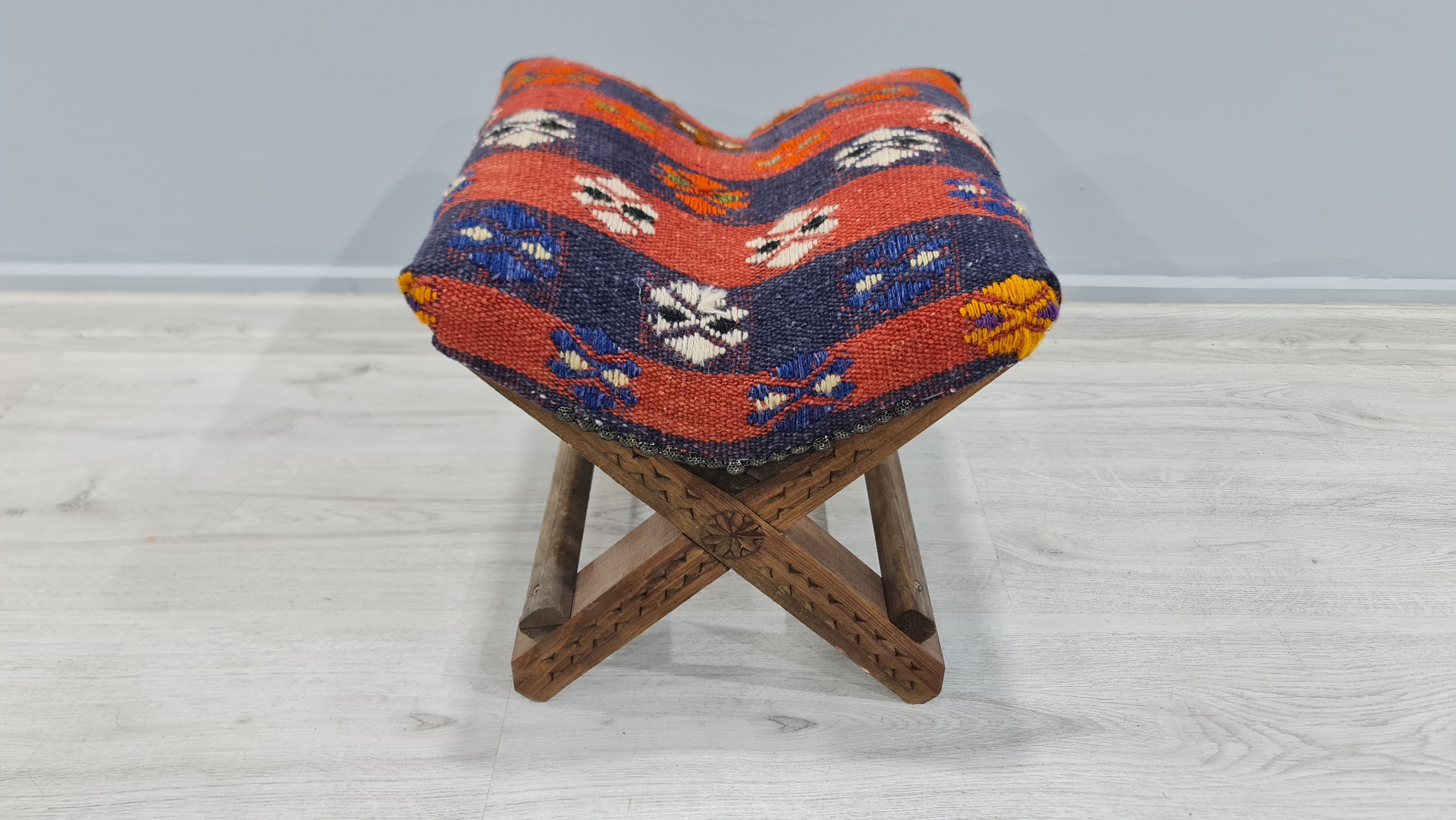 キリム　スツール　丸型　トルコ　キリム キリム スツール 丸型 トルコ キリム 木製スツール・トルコデザイン
