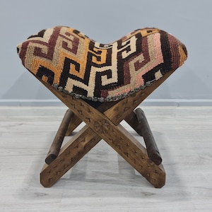 Décor antique, Tabouret antique, Tabouret éclectique, Tabouret turc, Tabouret tribal, tabouret kilim, chaise ottomane, chaise Rug kilim, pouf de chaise vintage