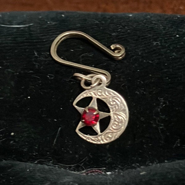 Vintage 14k Gold-filled Engraved Crescent Moon & Star Pendant/Ear Cuff Garnet