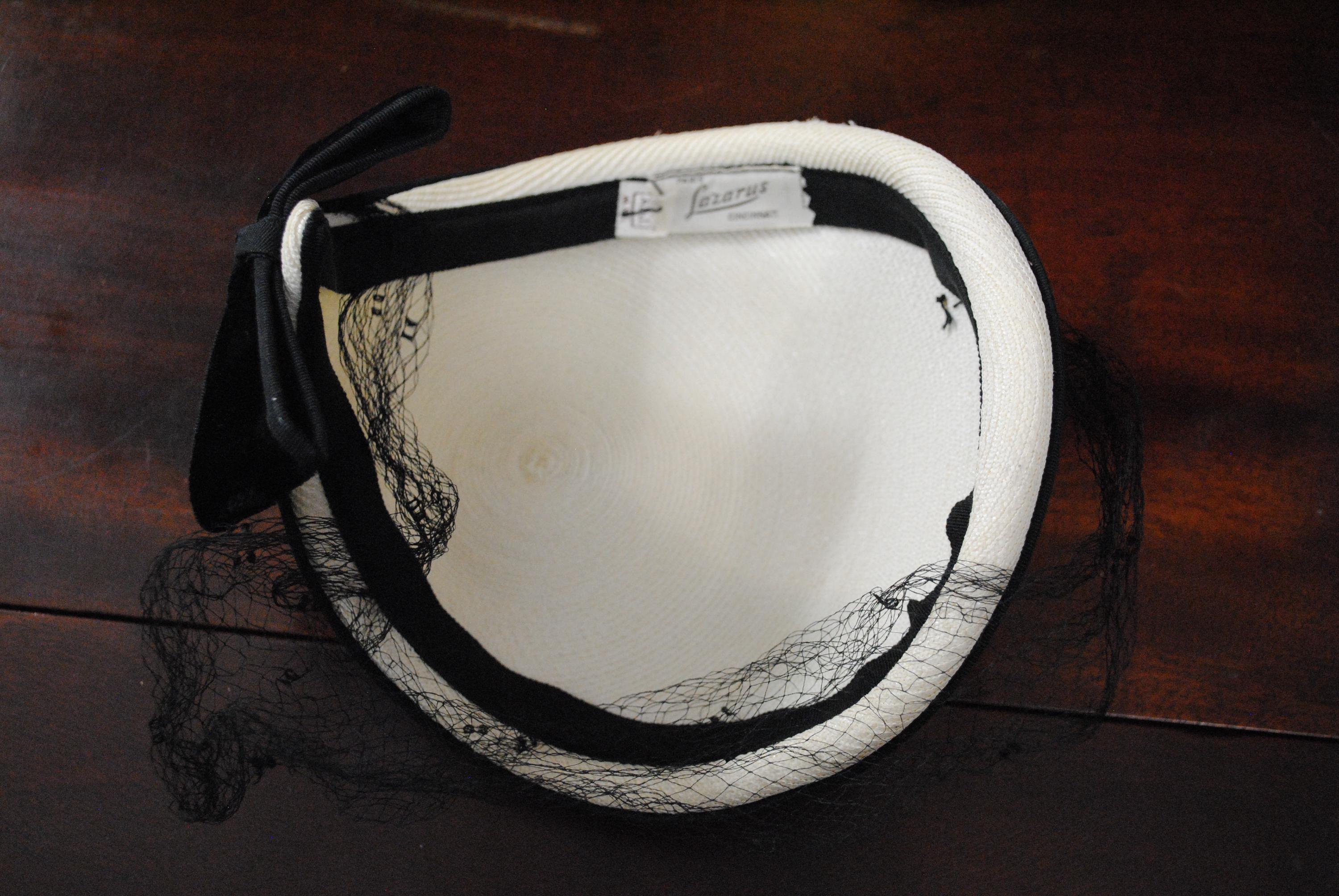 Vintage 1950s Lazarus Beige Straw Hat With Black Velvet Trim  display picture 2