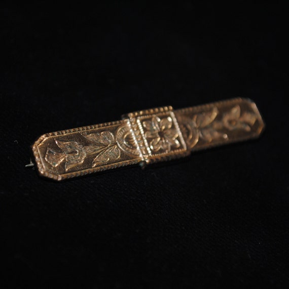 Antique Victorian Engraved Gold-filled Bar Pin / … - image 3