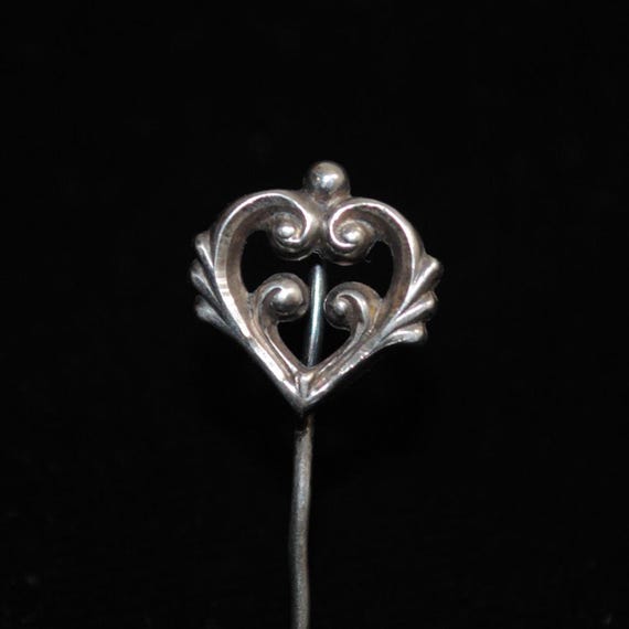 heart tie pin