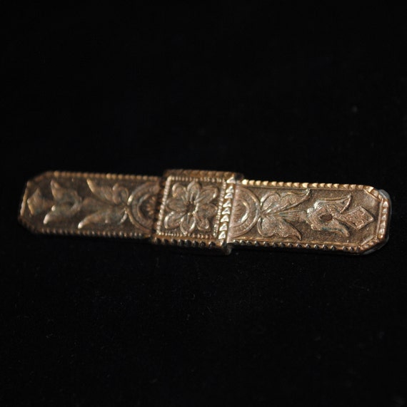 Antique Victorian Engraved Gold-filled Bar Pin / … - image 4