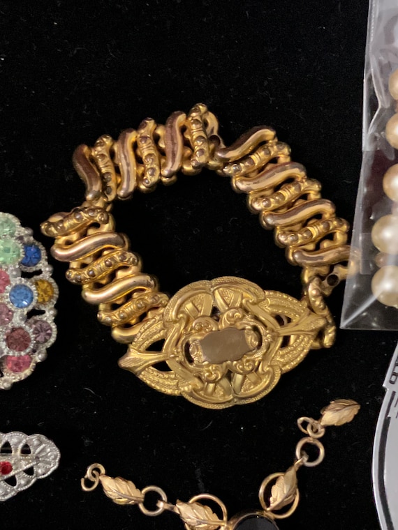 Damaged Antique & Vintage Jewelry Lot Brooches, C… - image 4