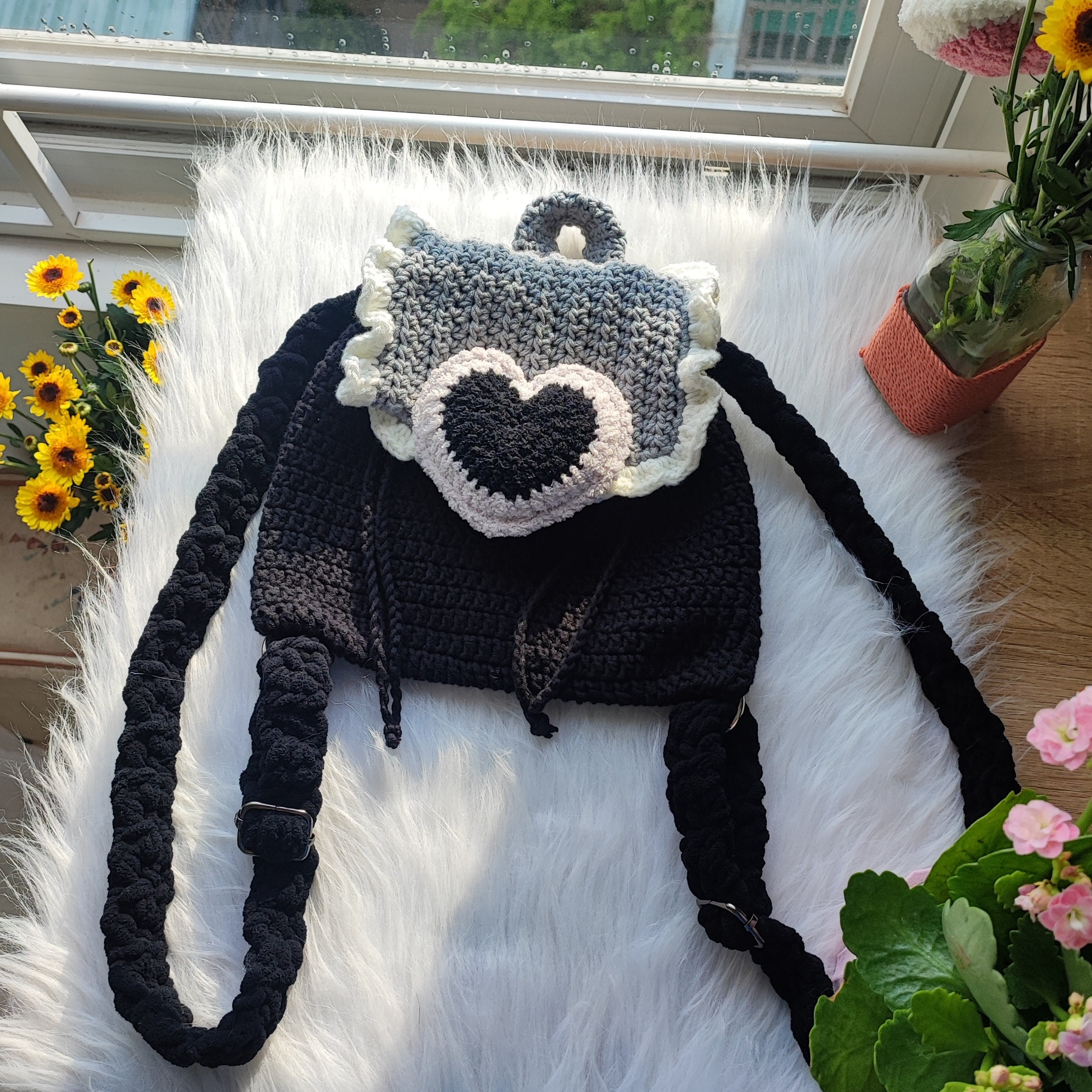 Cute Heart Backpack Crochet: Handmade Gothic Crochet Bag  display picture 1