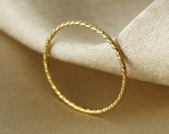 Anello impilabile resistente all'ossidazione riempito in oro 14K, delicato anello impilabile riempito in oro per l'uso quotidiano, anello impilabile minimalista, anello super sottile