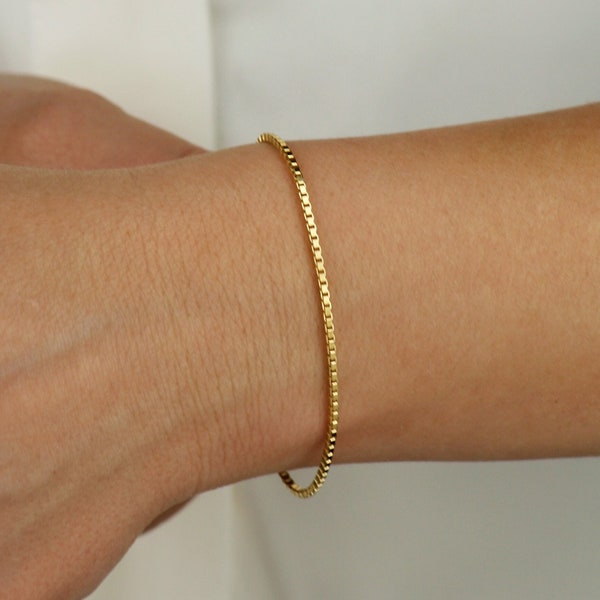 18k Gold Box Kettenarmband, zierliches Goldarmband, Gold Stacking Armband, Brautjungfer Geschenk, minimalistisches Goldarmband, Armband für Frauen