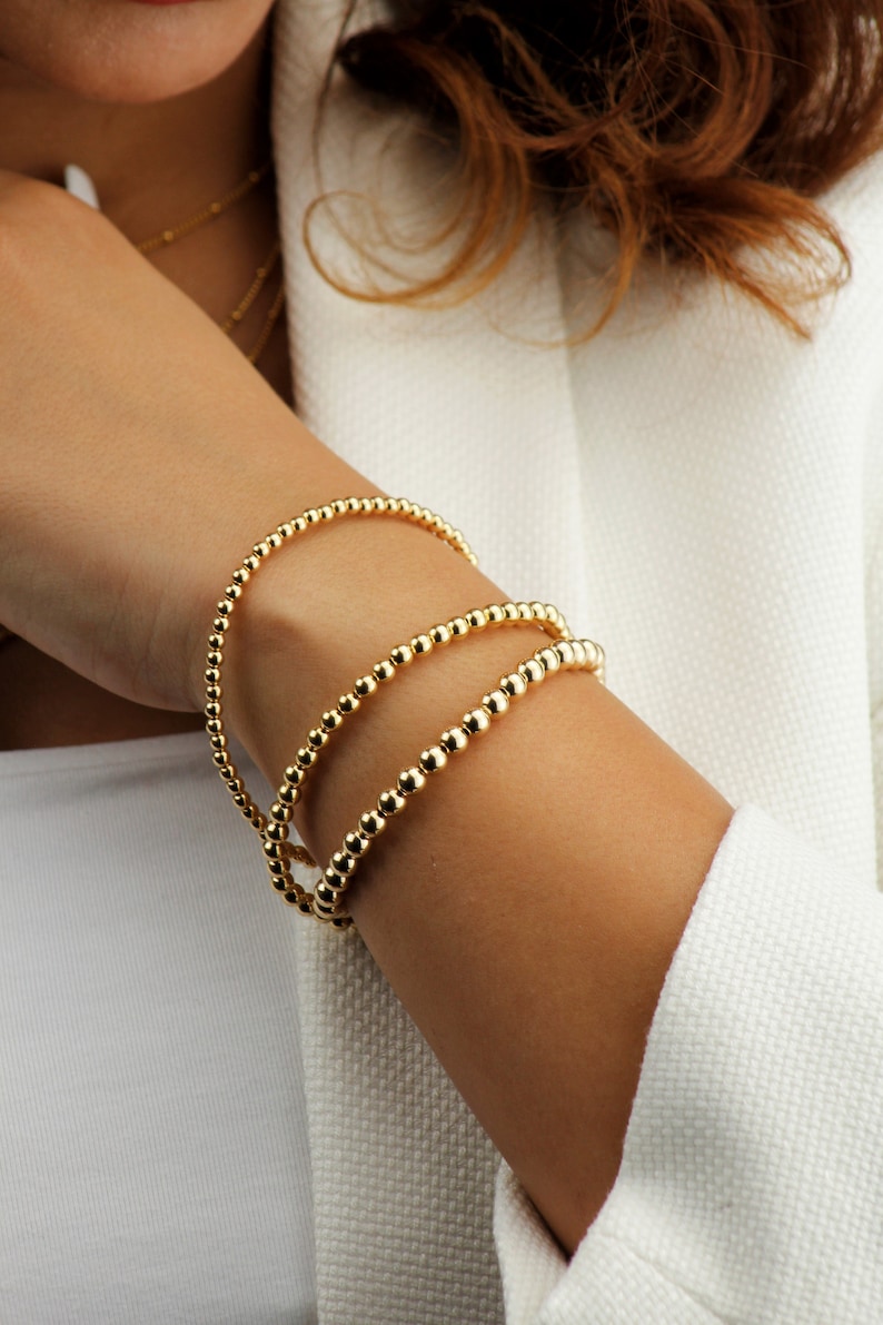 Pulsera de cuentas chapada en oro de 14 k resistente al deslustre, con capas, cuentas chapadas en oro, pulseras apilables, delicada pulsera de bolas de oro imagen 4