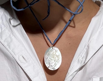 Perlmutt Blumen Anhänger Seidenschnur Halskette, verstellbare Krawatte, einzigartiger handgefertigter Schmuck