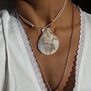 Vintage Marbled Acrylic Scallop Shell Necklace, Adjustable Leather Cord