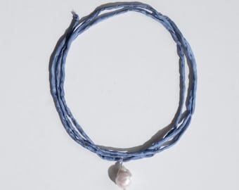 Japanische Barock Perle Silk String Anhänger Halskette, Verstellbare Krawattenhalskette, Einzigartiger handgefertigter Schmuck