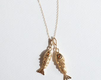 Doppel Fisch Halskette, 14k Gold-gefüllt, Bewegliche Gelenk Sardine Charms, Einzigartiger Handgefertigter Schmuck