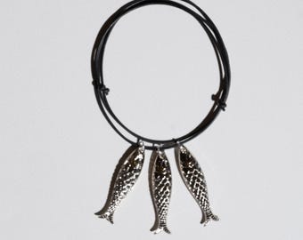 Vintage Acryl Silber Fisch Halskette Große, verstellbare Lederschnur, einzigartiger handgefertigter Schmuck