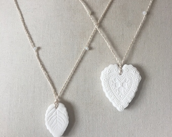Crochet thread aroma diffuser necklace