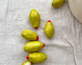 Ręcznie robione ceramiczne magnesy na lodówkę z oliwkami – Green Olive Kitchen Decor