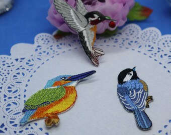 Set of  3pcs 6pcs bulk lot  Hummingbird blue green bird  embroidered iron on patch sewing about  5-6cm   wholesale