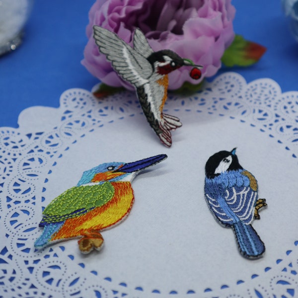 Set of  3pcs 6pcs bulk lot  Hummingbird blue green bird  embroidered iron on patch sewing about  5-6cm   wholesale