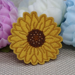 Set of 2pcs 20pcs bulk lot Large  sun flower  sunflower   embroidered  iron on sewing on  patch    7.5cm  8.5cm  3inch