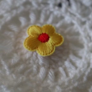 Set of 8pcs 24pcs 120pcs bulk lot small flower embroidered iron on patch kids baby apparel about 2.2cm bulk lot yellow