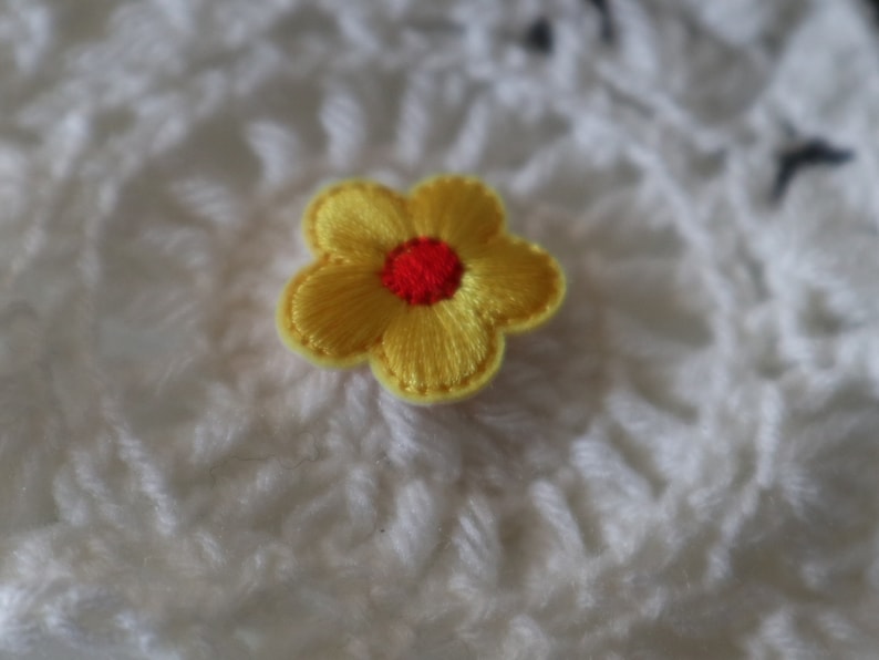 Set of 8pcs 24pcs 120pcs bulk lot small flower embroidered iron on patch kids baby apparel about 2.2cm bulk lot yellow
