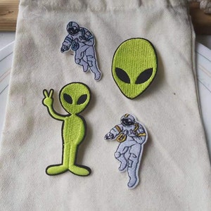 Set of  4pcs  8pcs bulk lot  spaceman astronaut alien   embroidered    iron on patch  6-8cm