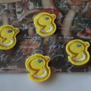 Set of  8pcs 60pcs  bulk lot small   tiny mini  Yellow Pink chick  blue  baby duck duckling embroidered   iron on patch  2-3cm