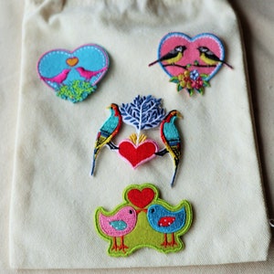 Set of  4pcs 8pcs  embroidered love heart bird  couple  sewing   iron on patch diy valentine craft  5-6cm