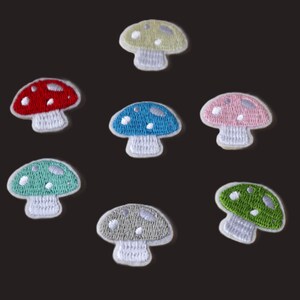 Lot de 7 pièces, 14 pièces en vrac, petite collection de champignons, écusson brodé autoadhésif, poupée de 2,5 cm