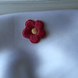 Set of 8pcs 24pcs 120pcs bulk lot small flower embroidered iron on patch kids baby apparel about 2.2cm bulk lot red
