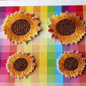 Set van 4 stuks 30 stuks bulk lot zon bloem zonnebloem geborduurd ijzer op naaien op patch 4,6 cm 6 cm