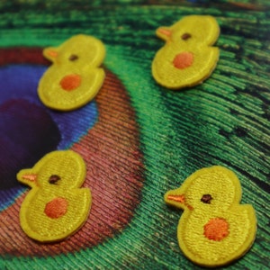 Set of 4pcs   8pcs 60pcs  bulk lot small   tiny mini  Yellow Pink chick  blue  baby duck duckling embroidered   iron on patch  2-3cm