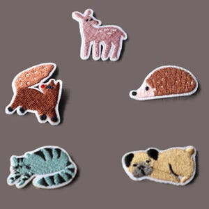 Set of 5pcs  bulk lot  small   tiny mini  cartoon hedgehog   deer   dog cat  embroidered   sew  on patch  diy about 3cm