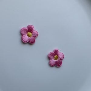 Set of 8pcs 24pcs 120pcs bulk lot small flower embroidered iron on patch kids baby apparel about 2.2cm bulk lot Pink