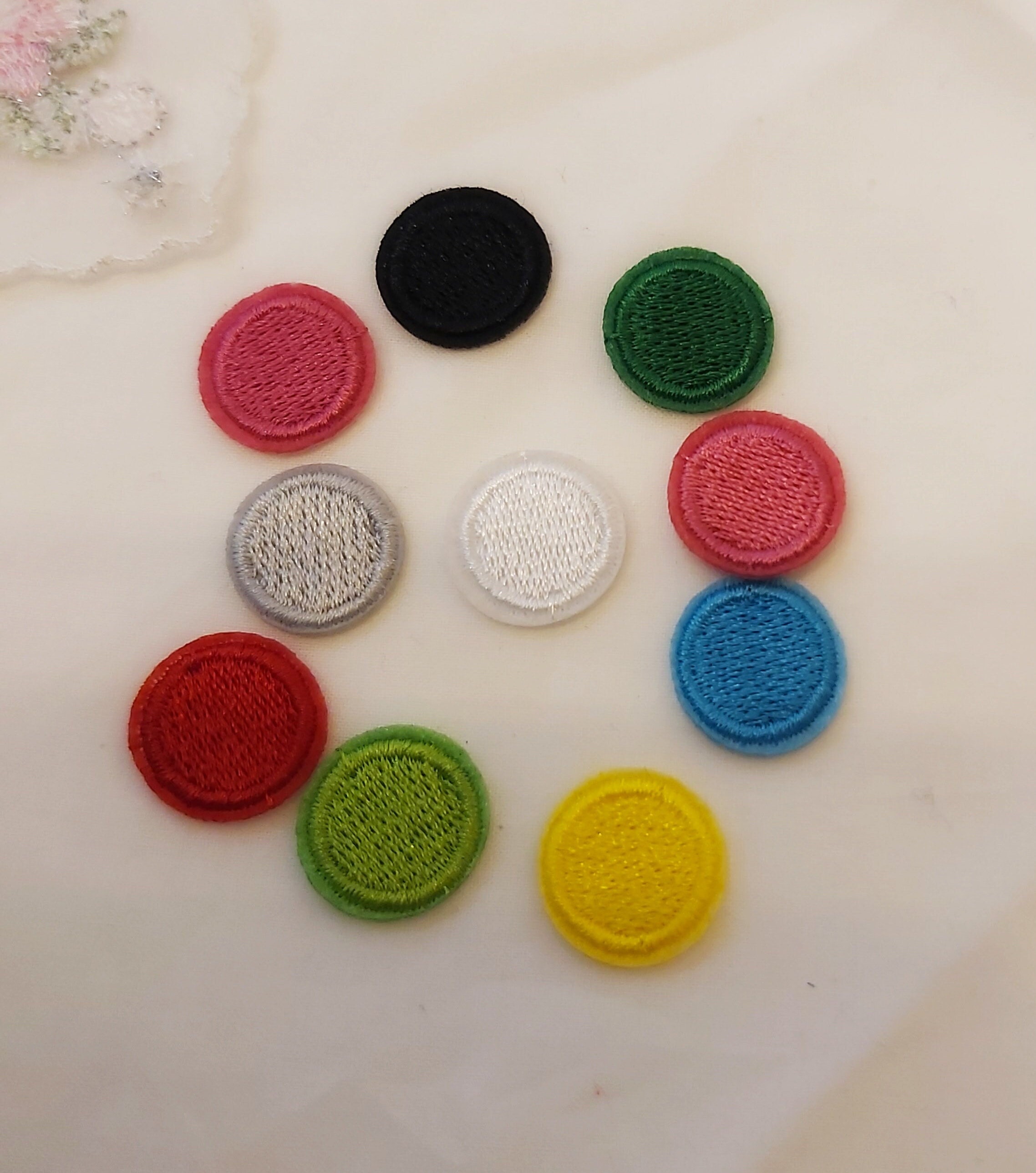 Set of  10pcs  bulk lot small  tiny mini pink blue purple red green  embroidered  dot    iron on patch  1.5cm