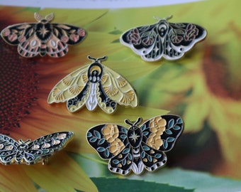 Set of 2pcs black  skull moth  butterfly   enemal metal   pin diy  craft  Halloween decotion   about 3x2cm