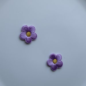 Set of 8pcs 24pcs 120pcs bulk lot small flower embroidered iron on patch kids baby apparel about 2.2cm bulk lot Purple
