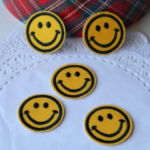 Set of   5pcs 10pccs  100pcs   bulk lot  cartoon happy smiley face embroidered iron on patch bulk lot sale 3cm